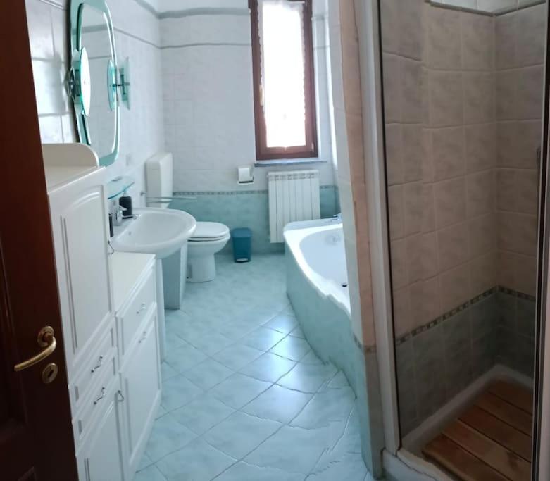 Maison Lella Pontey Luaran gambar